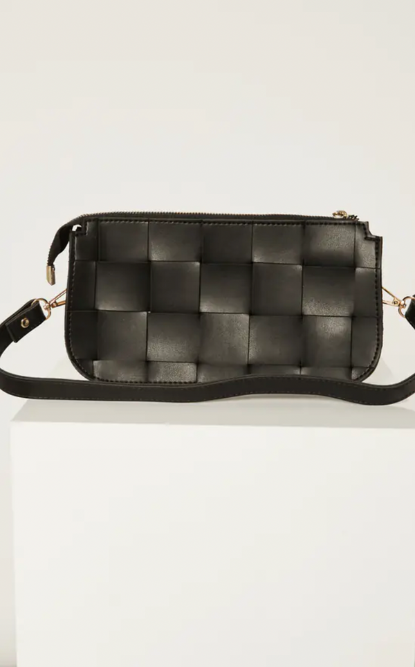 Shoulder Weave Bag in Black